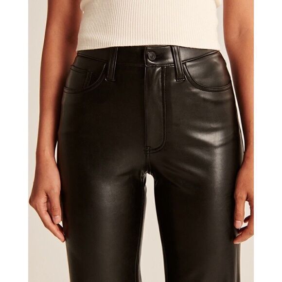 NWT Abercrombie & Fitch Vegan Leather 90s Relaxed Pant Black sz 28/6 - Picture 3 of 11